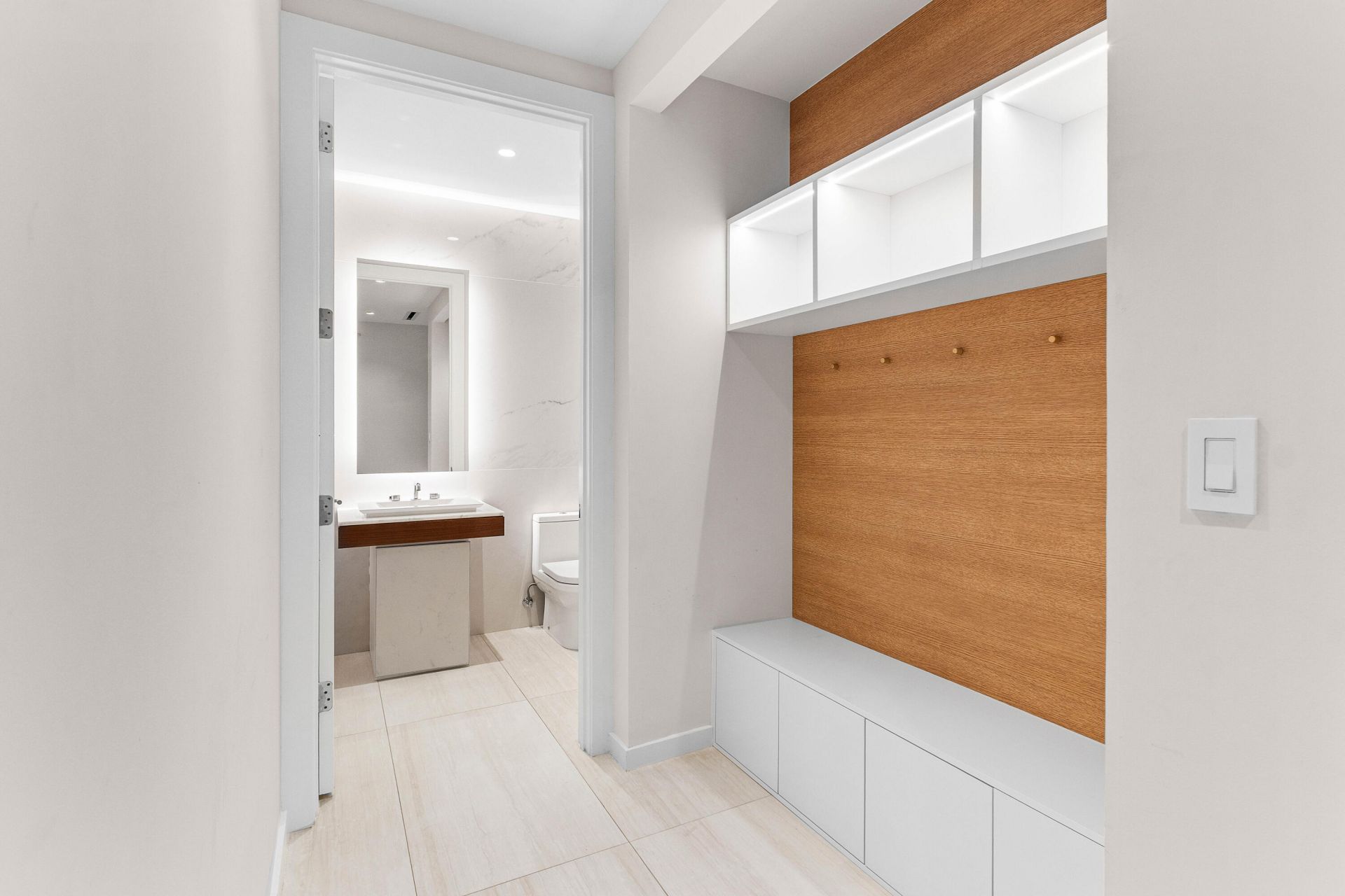 200 SE Mizner Boulevard, Unit 707, Boca Raton, FL 33432 Photo