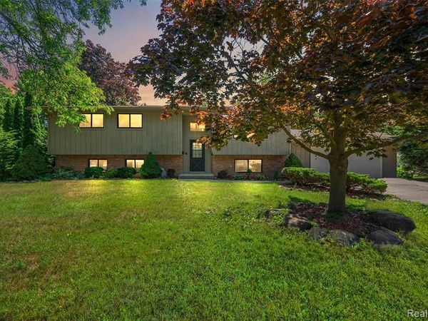 7427 Emerson, Washington Twp, MI 48094