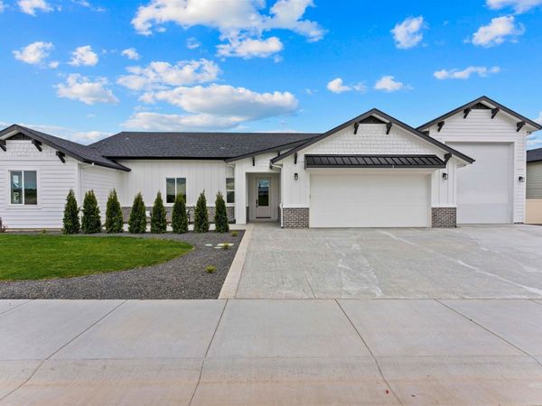 9943 W Sunberry Ct, Star, ID 83669