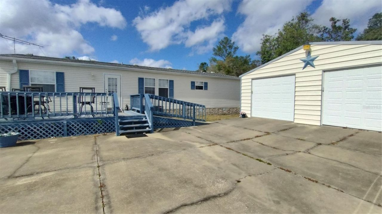 28515 Poinsettia Avenue, Paisley, FL 32767 Photo