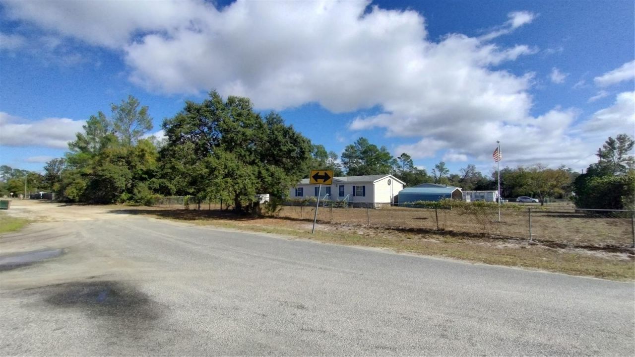 28515 Poinsettia Avenue, Paisley, FL 32767 Photo