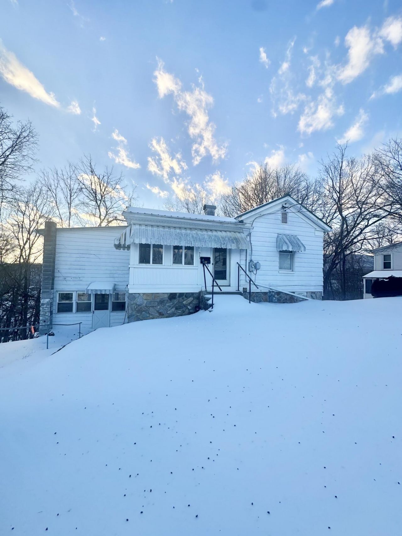 921 Kensington Ave, Clifton Forge, VA 24422 Main Photo