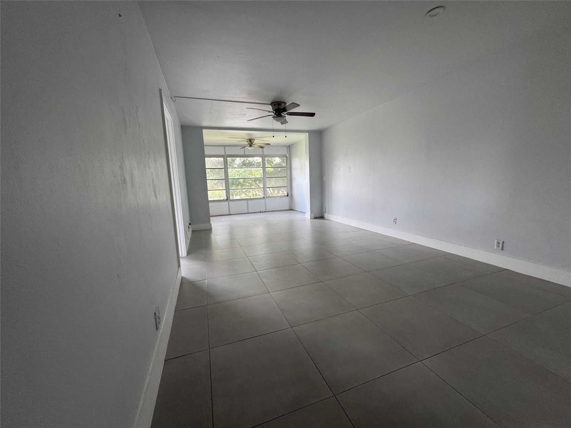 9235a Lagoon Place, Unit 310, Davie, FL 33324 Photo
