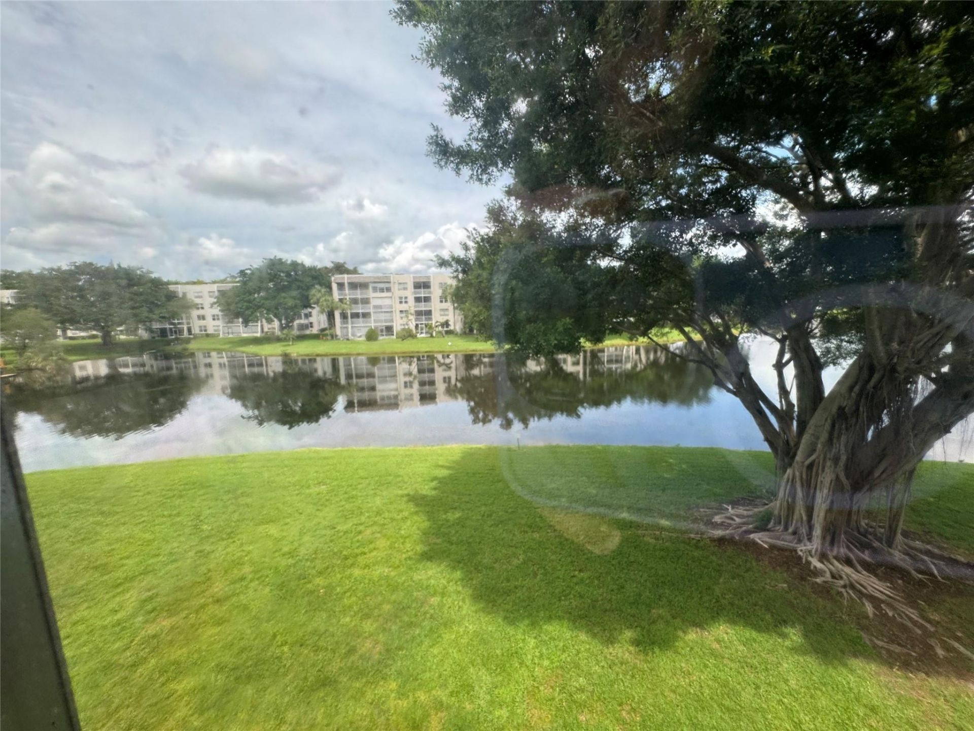 9235a Lagoon Place, Unit 310, Davie, FL 33324 Photo