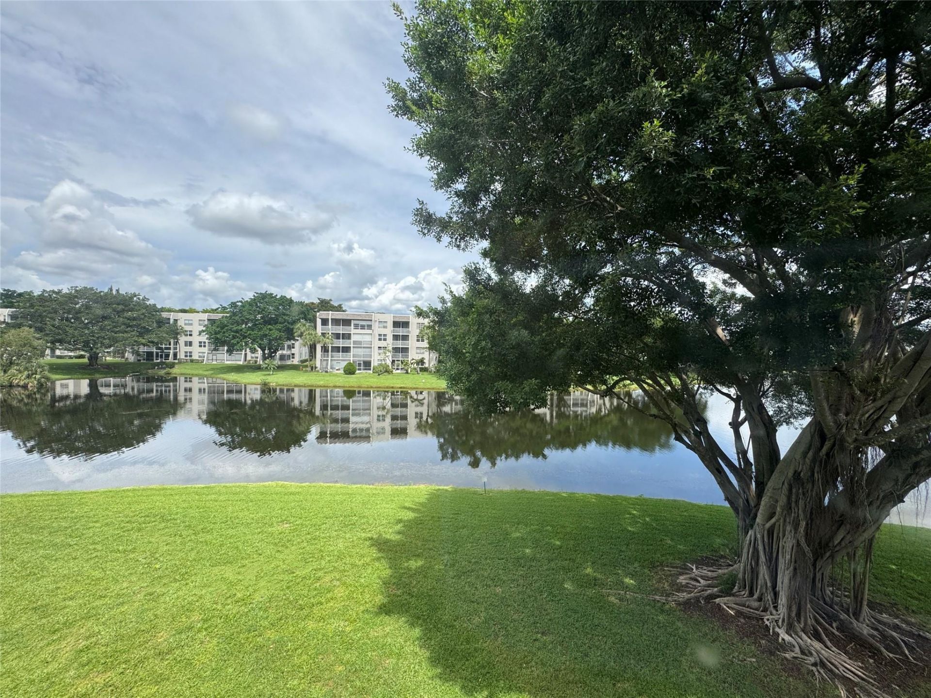 9235a Lagoon Place, Unit 310, Davie, FL 33324 Photo