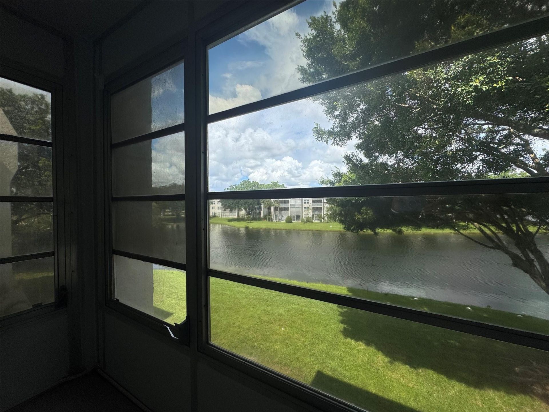 9235a Lagoon Place, Unit 310, Davie, FL 33324 Photo