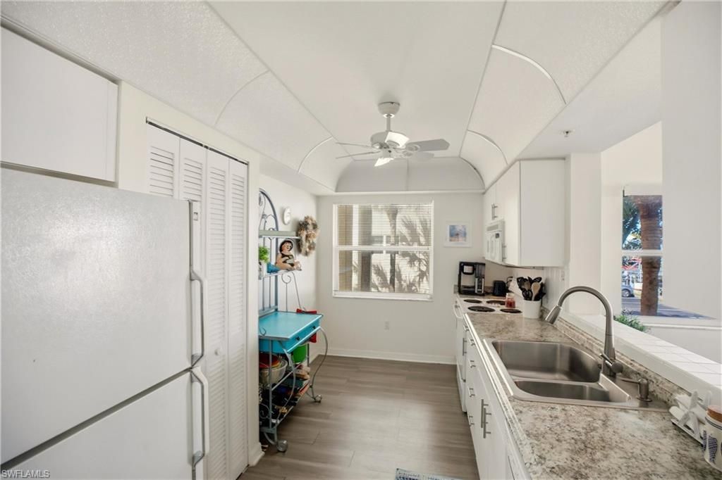 4421 Bay Beach Ln, Unit 611, Fort Myers Beach, FL 33931 Photo