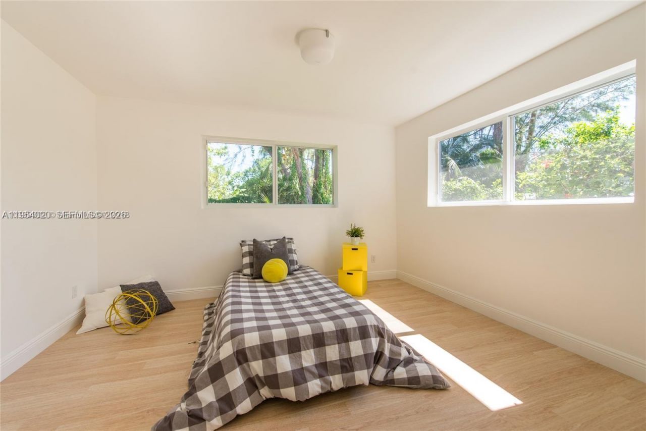 11515 NE 12th Ave , Miami, FL 33161 Photo