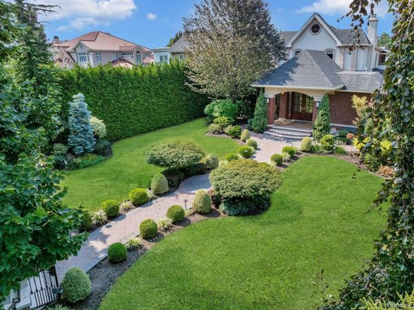 5 Boulevard , Malba, NY 11357