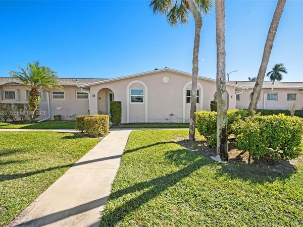 2772 Dudley Dr E, Unit D, West Palm Beach, FL 33415