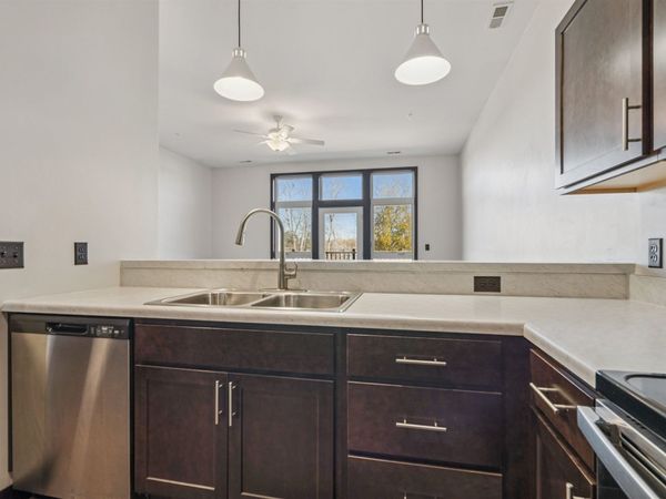 120 Twin Steeples Circle NE #215, Dyersville, IA 52040