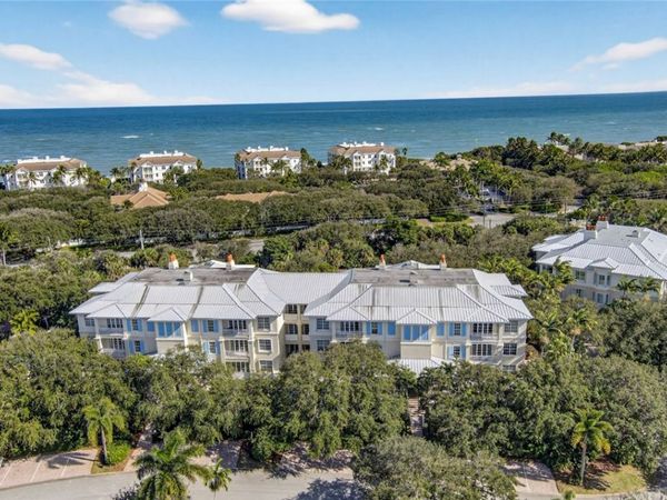 104 Island Plantation Terrace, Unit 204, Vero Beach, FL 32963