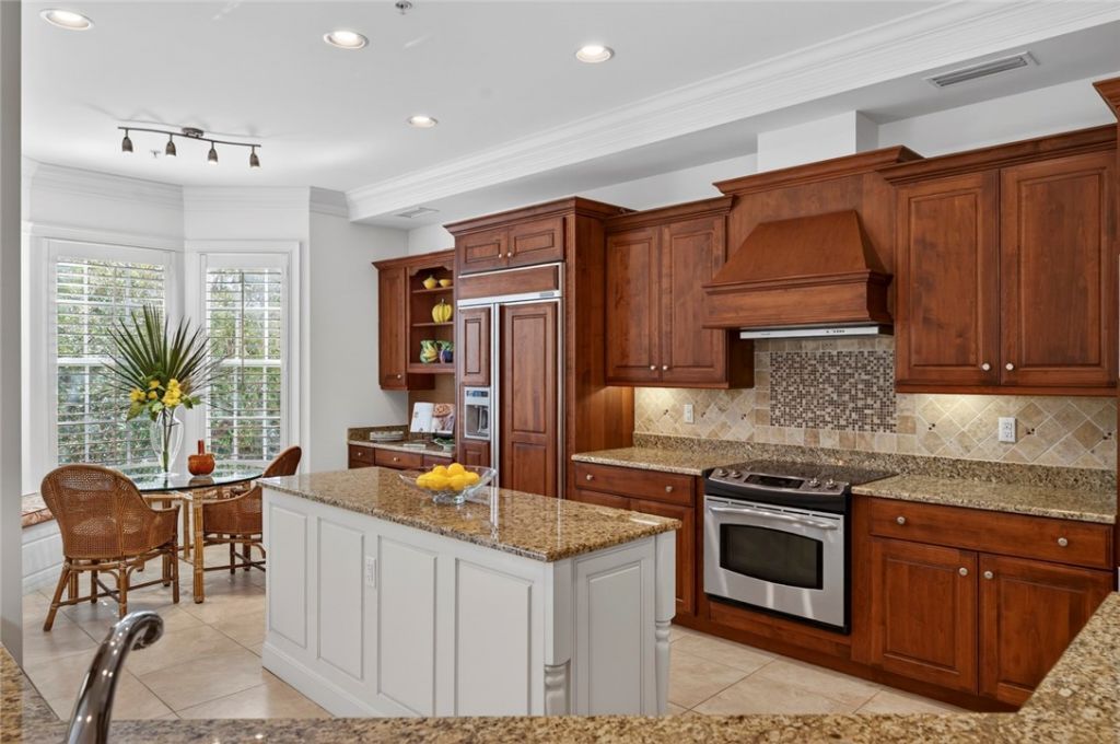 104 Island Plantation Terrace, Unit 204, Vero Beach, FL 32963 Photo