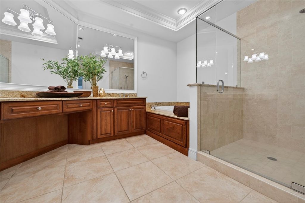 104 Island Plantation Terrace, Unit 204, Vero Beach, FL 32963 Photo
