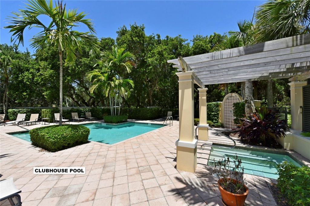 104 Island Plantation Terrace, Unit 204, Vero Beach, FL 32963 Photo