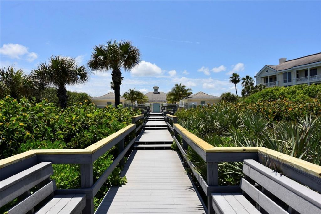 104 Island Plantation Terrace, Unit 204, Vero Beach, FL 32963 Photo