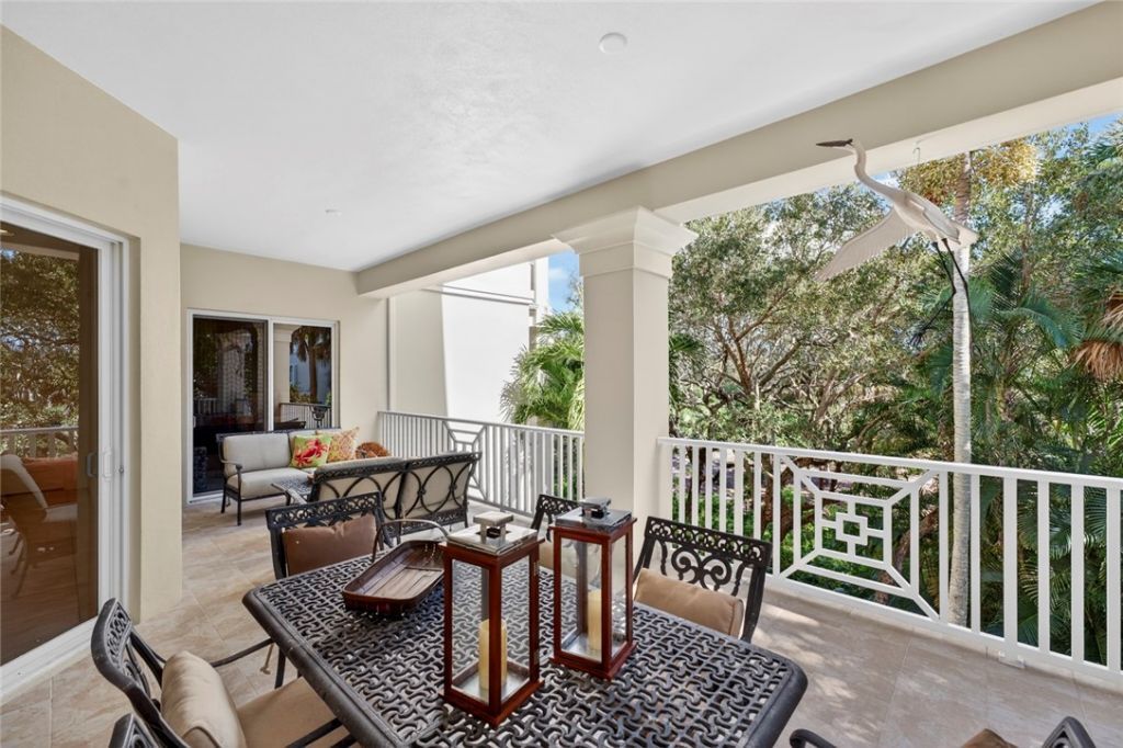104 Island Plantation Terrace, Unit 204, Vero Beach, FL 32963 Photo