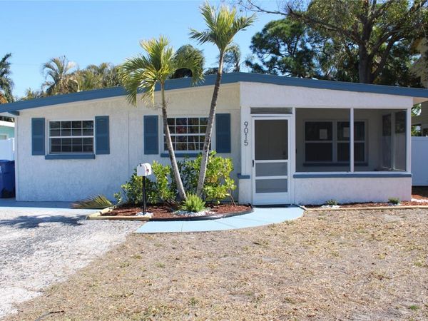 9015 BAY STREET NE, ST PETERSBURG, FL 33702