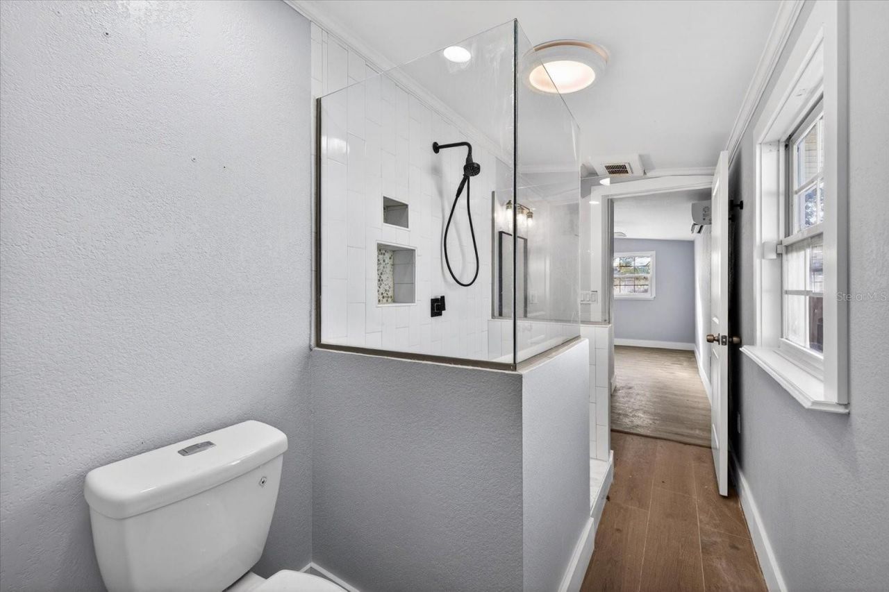 9015 Bay Street Ne, Saint Petersburg, FL 33702 Photo