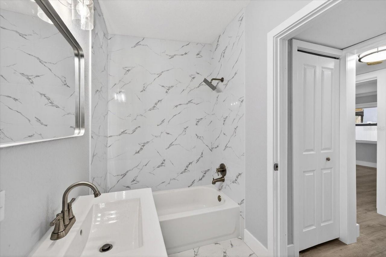 9015 Bay Street Ne, Saint Petersburg, FL 33702 Photo