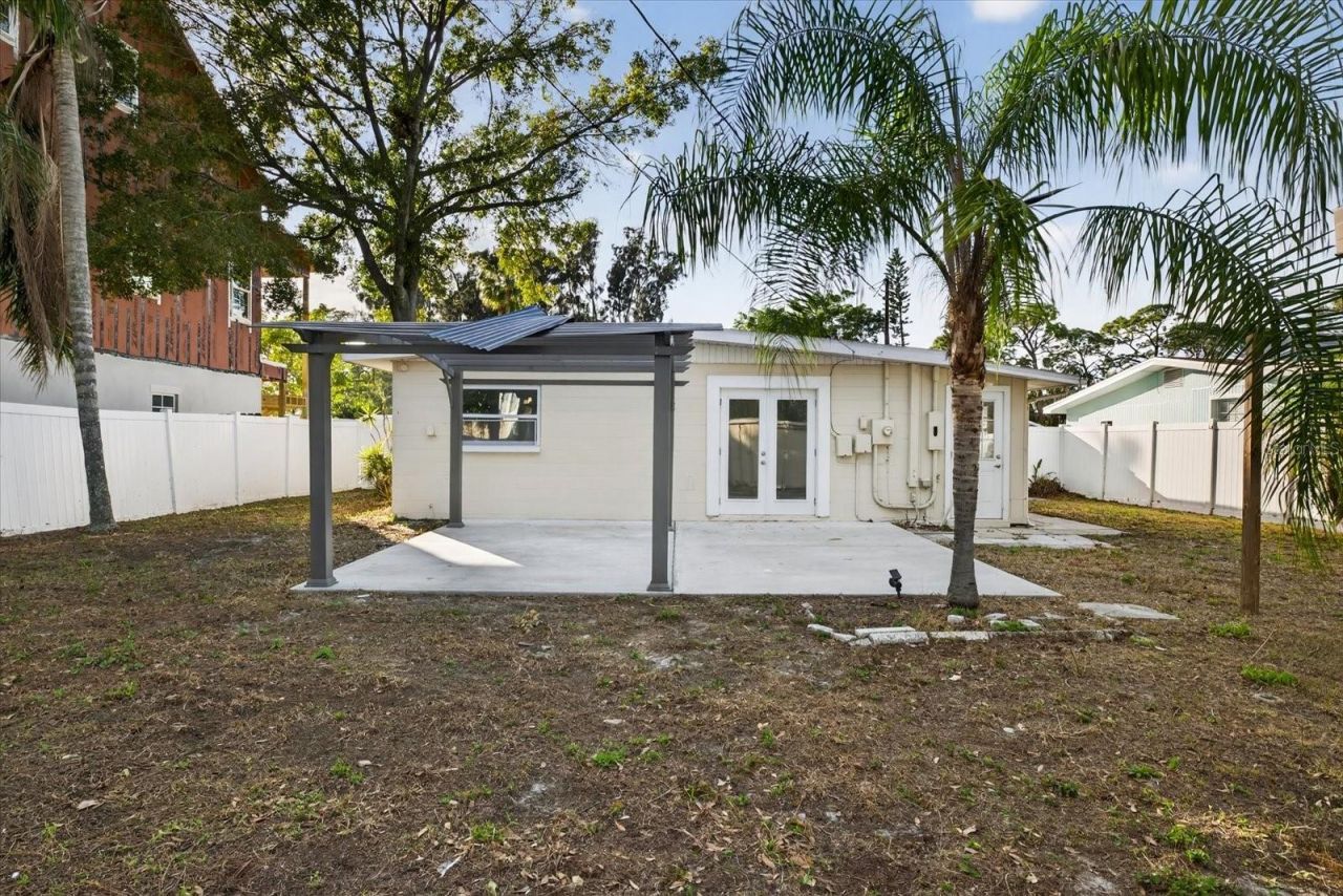 9015 Bay Street Ne, Saint Petersburg, FL 33702 Photo