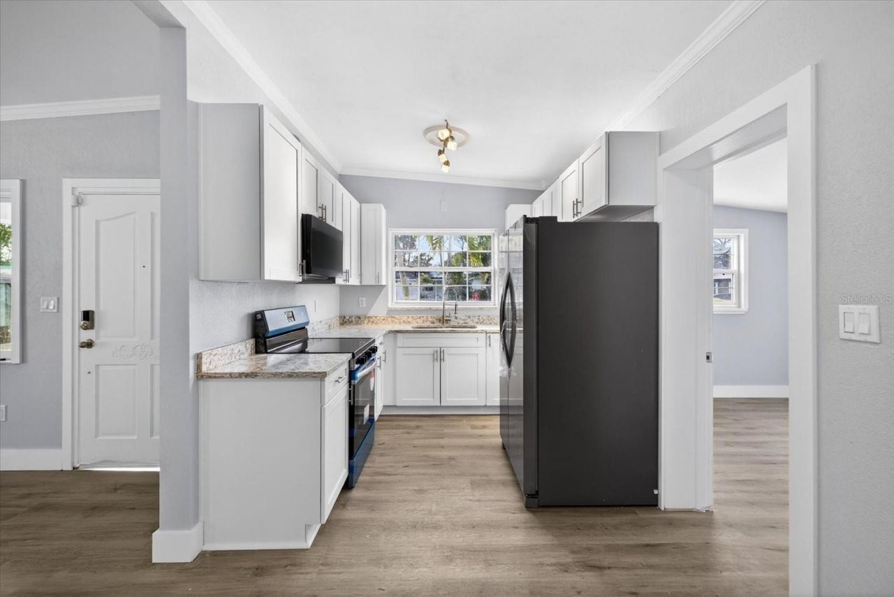 9015 Bay Street Ne, Saint Petersburg, FL 33702 Photo