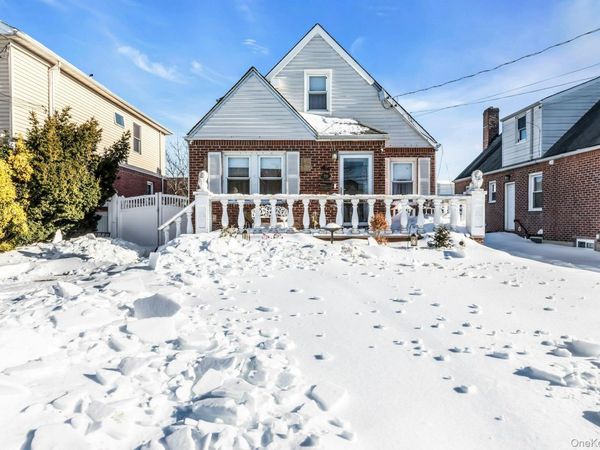 20 Law Street, North Valley Stream, NY 11580