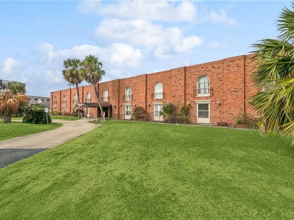 6901 VETERANS MEMORIAL Boulevard, Unit 13, Metairie, LA 70003