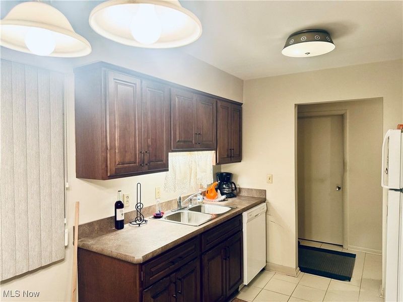 359 Quarry Lane Drive SW, Howland, OH 44483 Photo 10