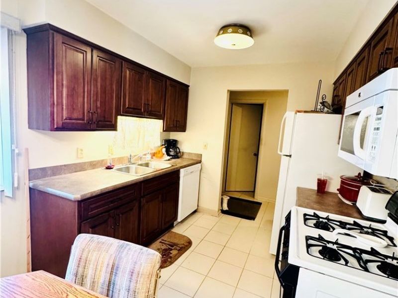 359 Quarry Lane Drive SW, Howland, OH 44483 Photo 2