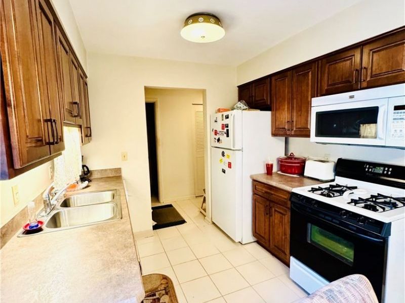 359 Quarry Lane Drive SW, Howland, OH 44483 Photo 4