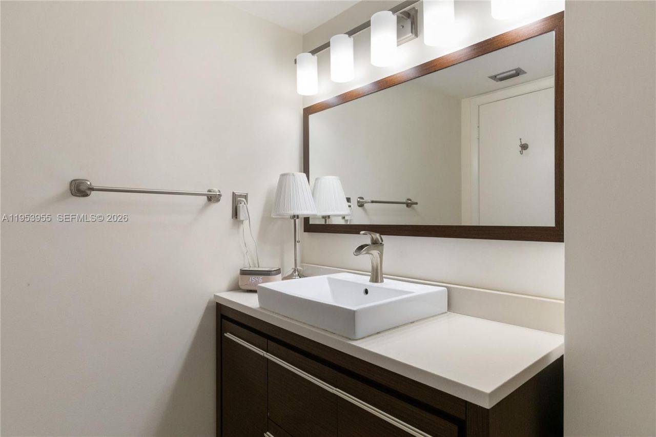 300 Three Islands Blvd , Unit 417, Hallandale Beach, FL 33009 Photo