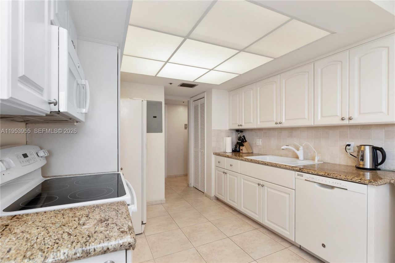 300 Three Islands Blvd , Unit 417, Hallandale Beach, FL 33009 Photo