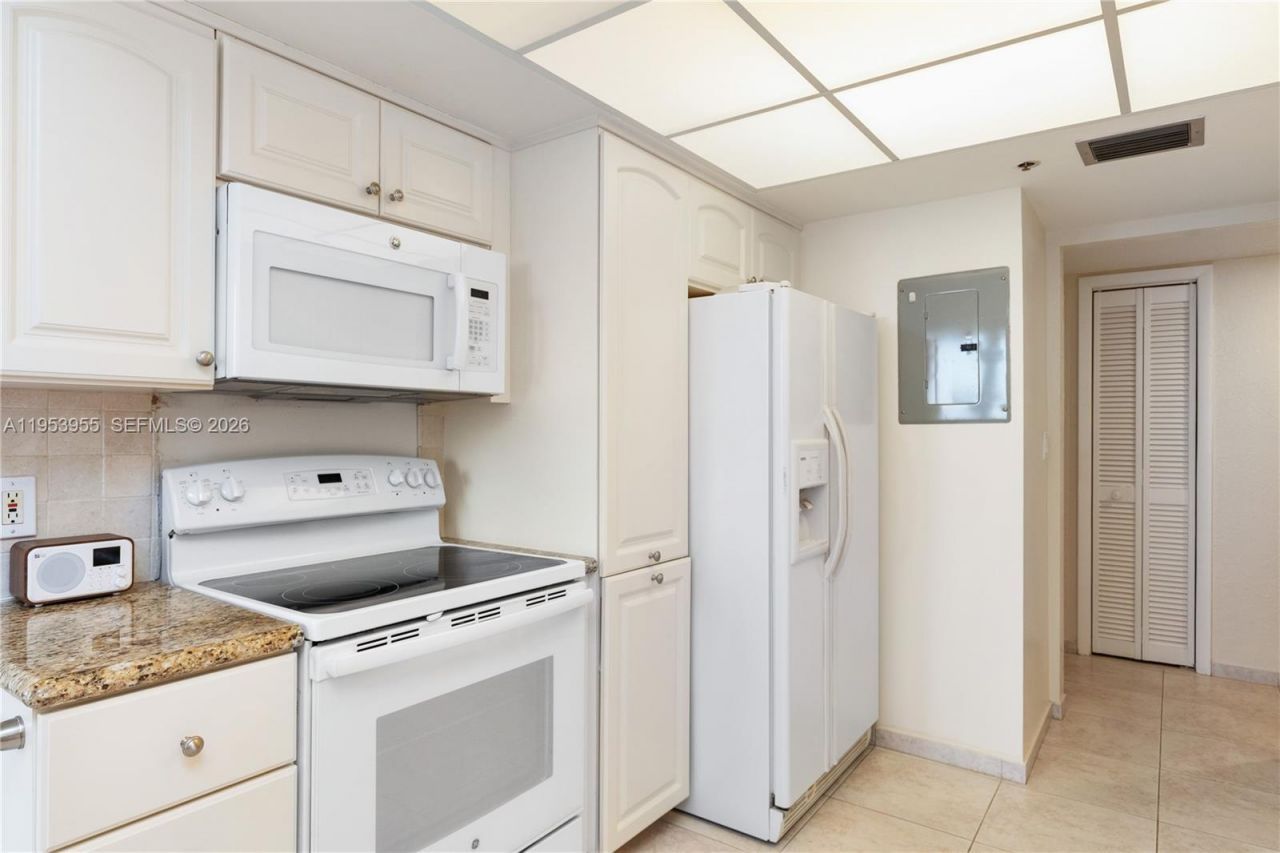 300 Three Islands Blvd , Unit 417, Hallandale Beach, FL 33009 Photo