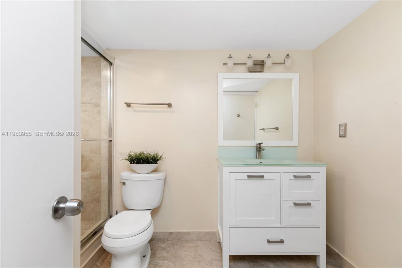 300 Three Islands Blvd , Unit 417, Hallandale Beach, FL 33009 Photo