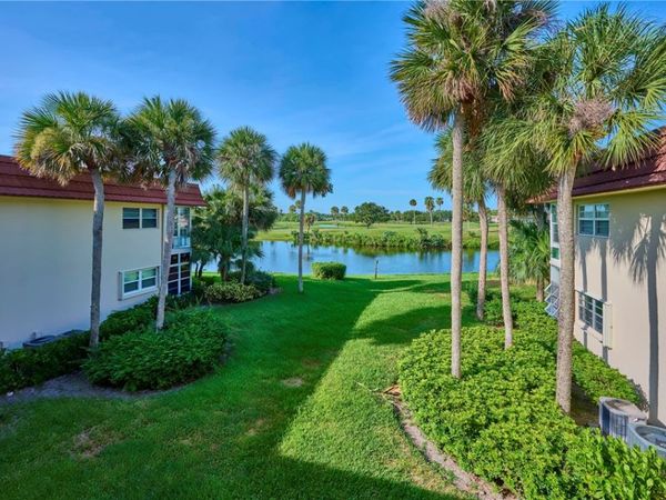 33 Vista Gardens Trail, Unit 204, Vero Beach, FL 32962