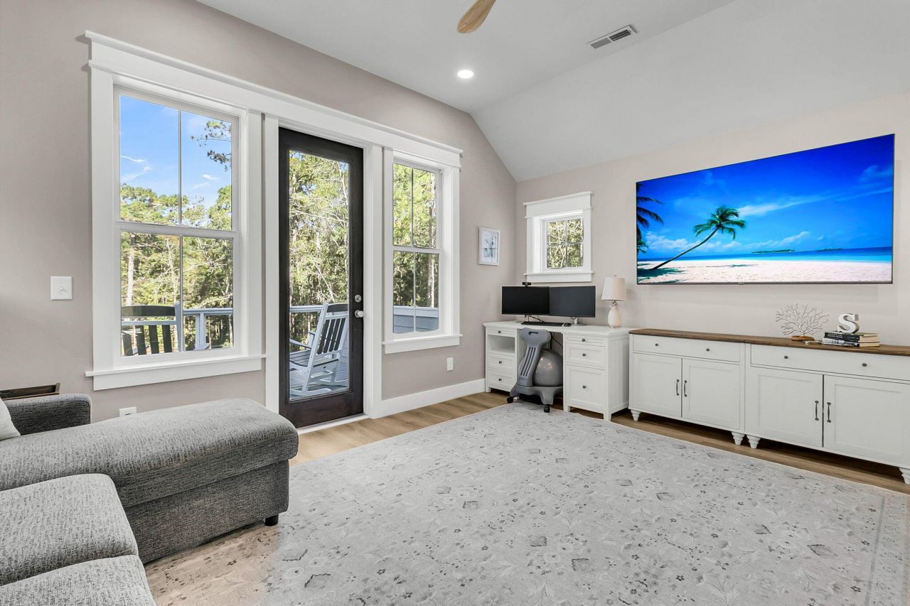 368 Mercantile Road Photo 32