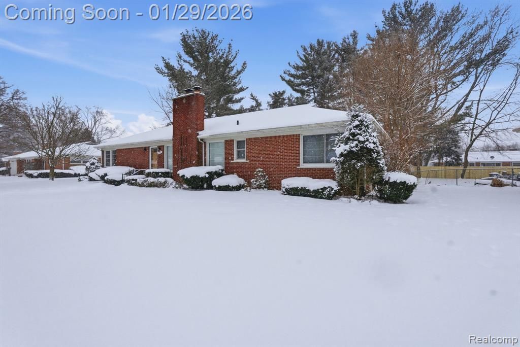 28807 Somerset Place, Lathrup Village, MI 48076 Main Photo
