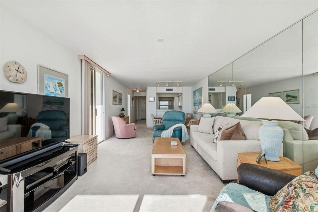 6105 Bahia Del Mar Circle, Unit 686, Saint Petersburg, FL 33715 Photo