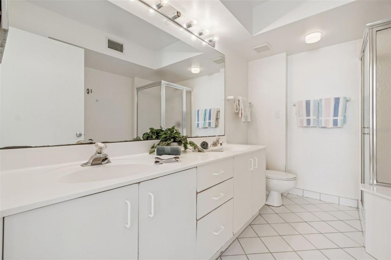 6105 Bahia Del Mar Circle, Unit 686, Saint Petersburg, FL 33715 Photo