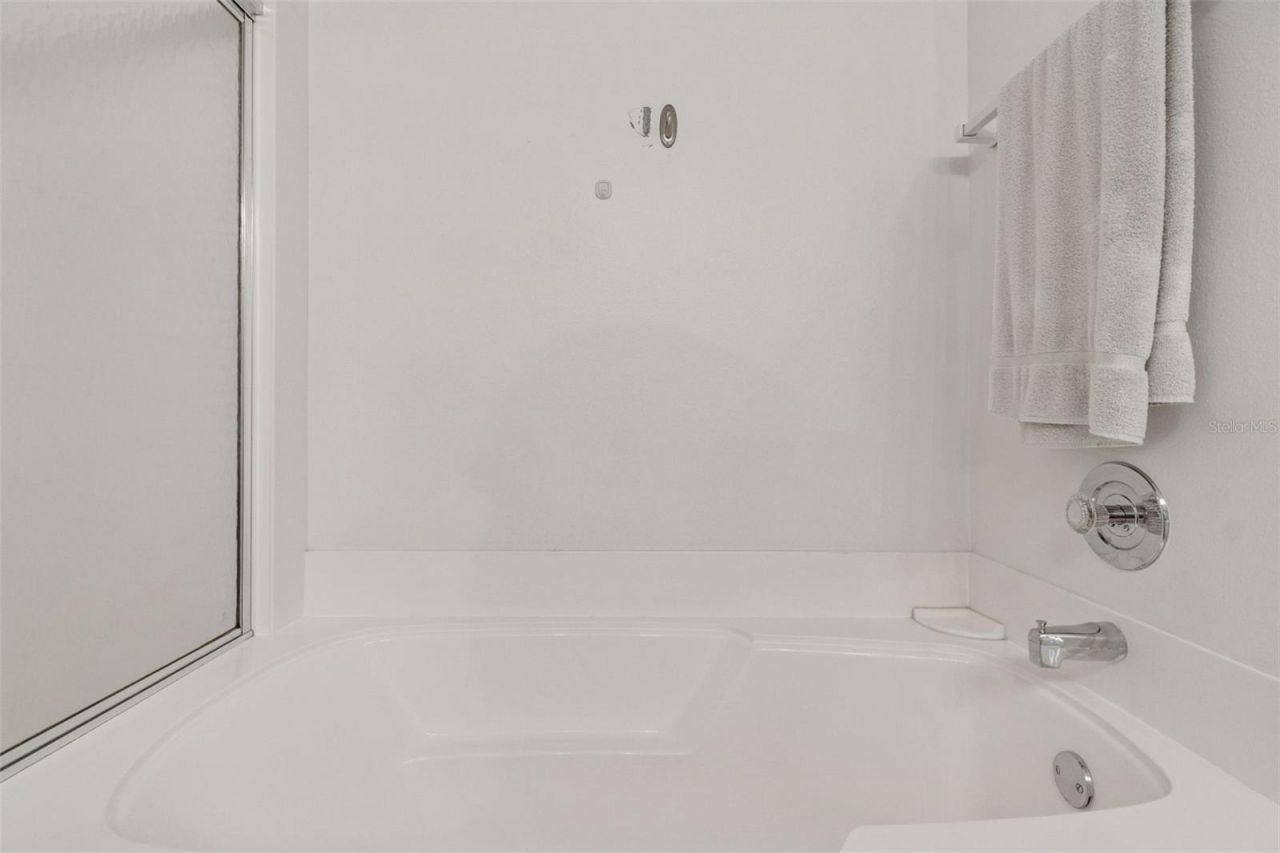 6105 Bahia Del Mar Circle, Unit 686, Saint Petersburg, FL 33715 Photo