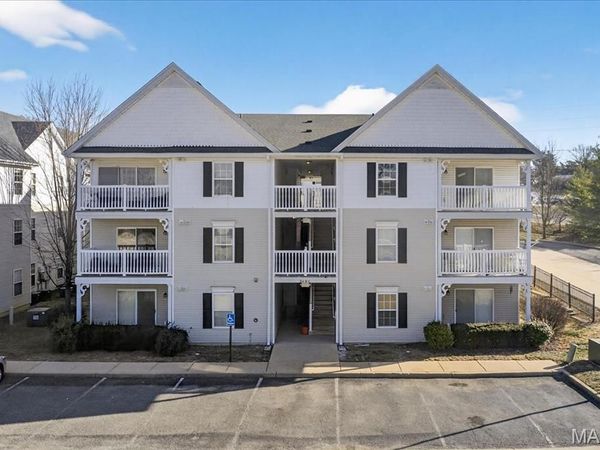 2490 Lampong Drive, Unit 300C, St Louis, MO 63125