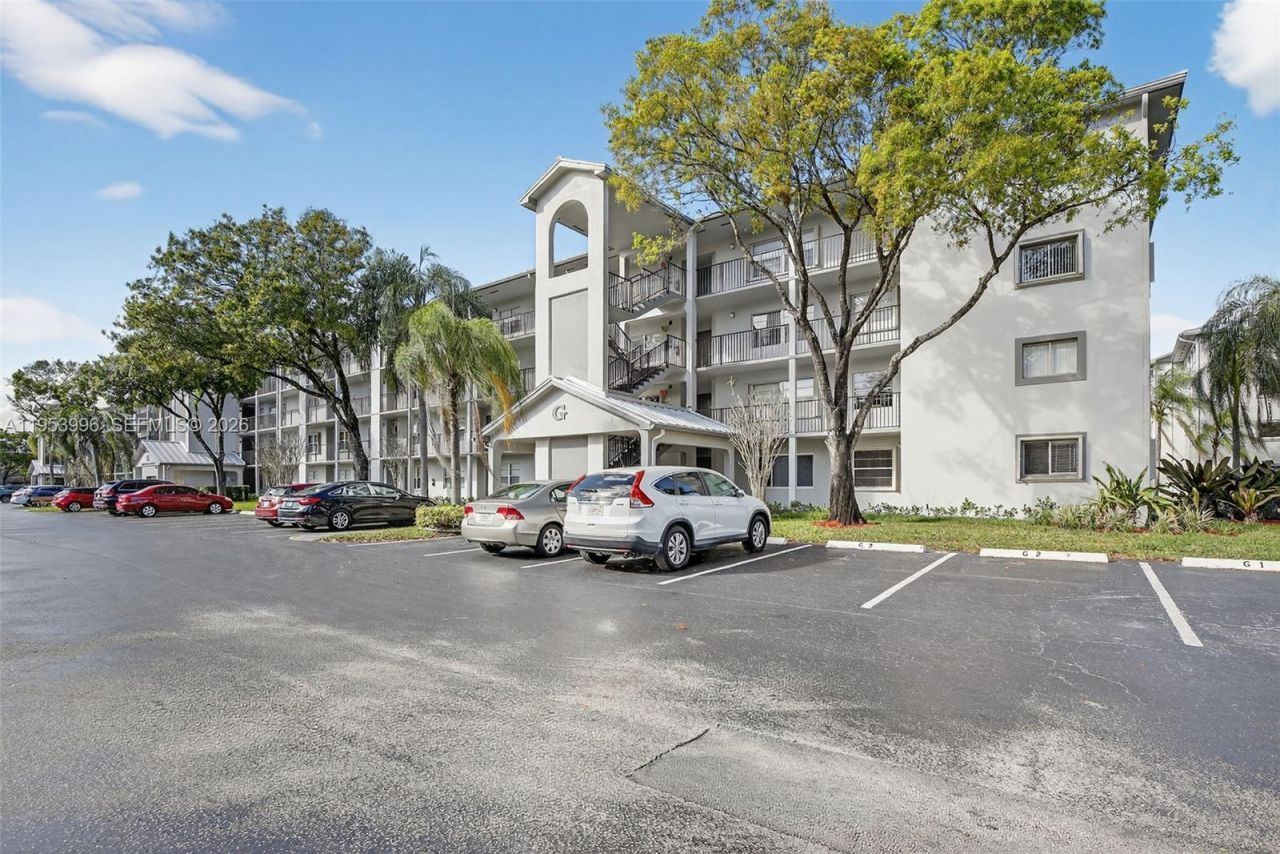 12601 SW 13th St, Unit 411G, Pembroke Pines, FL 33027 Photo