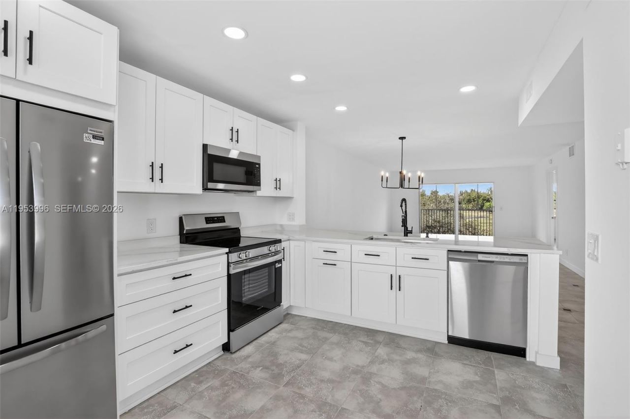 12601 SW 13th St, Unit 411G, Pembroke Pines, FL 33027 Photo