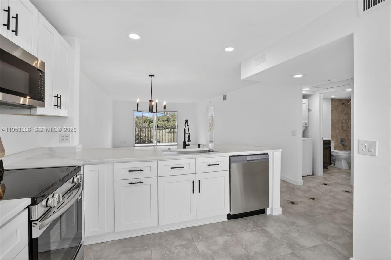 12601 SW 13th St, Unit 411G, Pembroke Pines, FL 33027 Photo