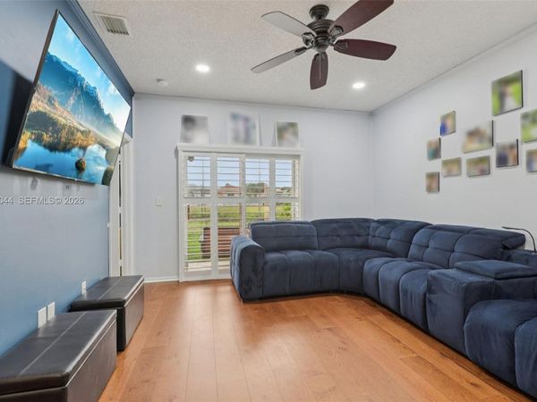 2923 Crestwood Ter, Unit 5104, Margate, FL 33063