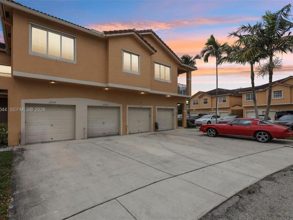 2923 Crestwood Ter, Unit 5104, Margate, FL 33063