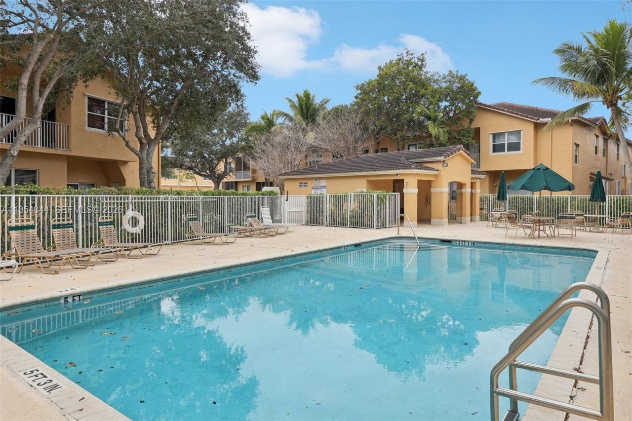 2923 Crestwood Ter, Unit 5104, Margate, FL 33063 Photo