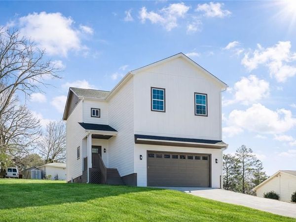 112 Neal Avenue, Stockbridge, GA 30281