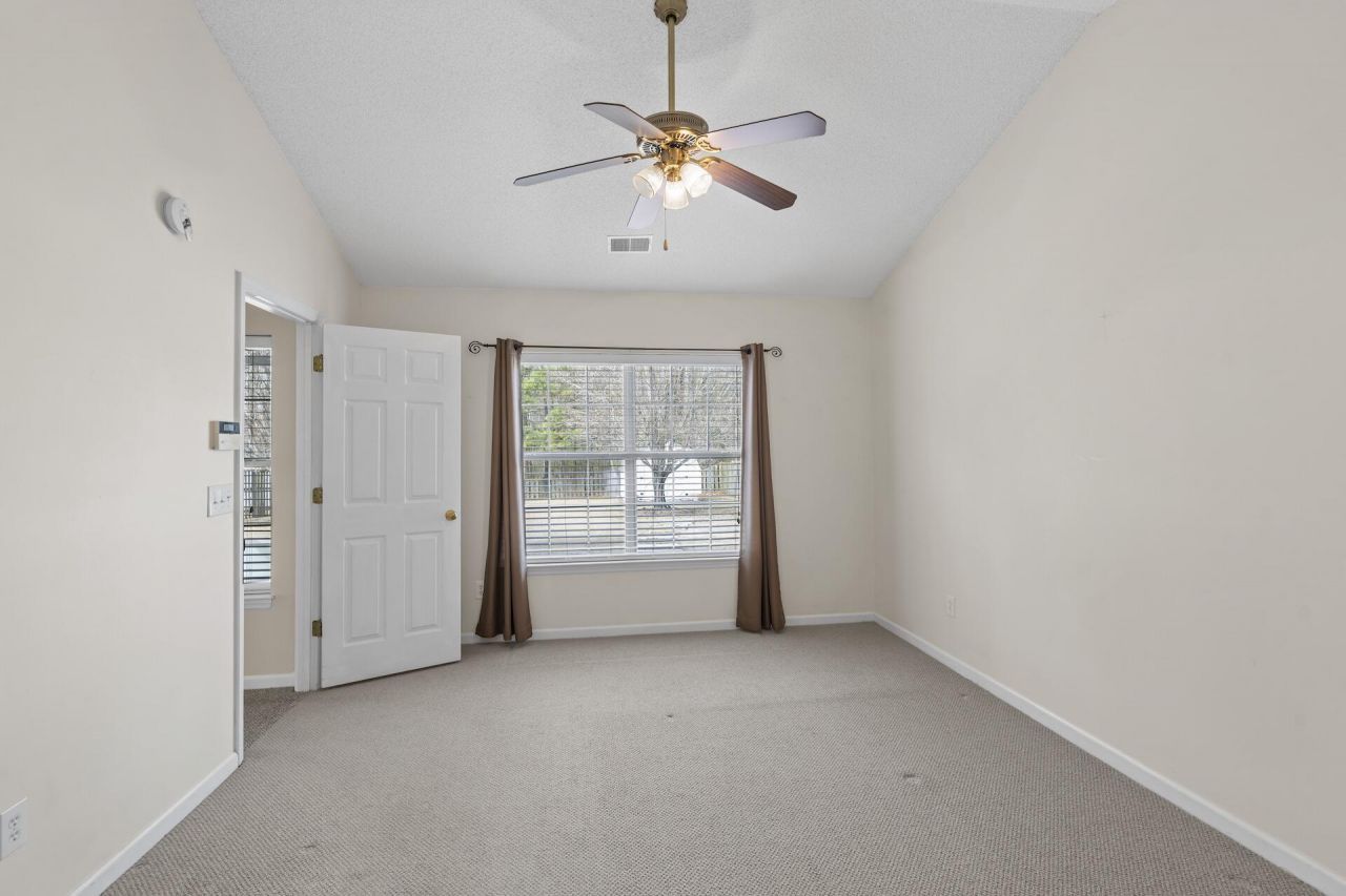 219 Burton Avenue Photo 12